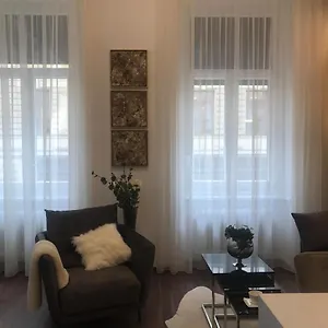 Cozy App Heart , Budapest Hungary