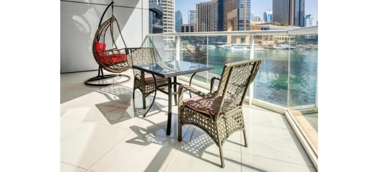 Luxurious 4-Bedroom Duplex Villa Apartment Near Jbr Dubaj